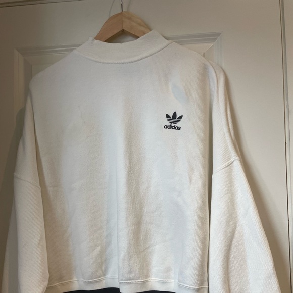 This is an Addis’s sweater. It has a zipper on the right shoulder. It is a US M - Picture 3 of 6